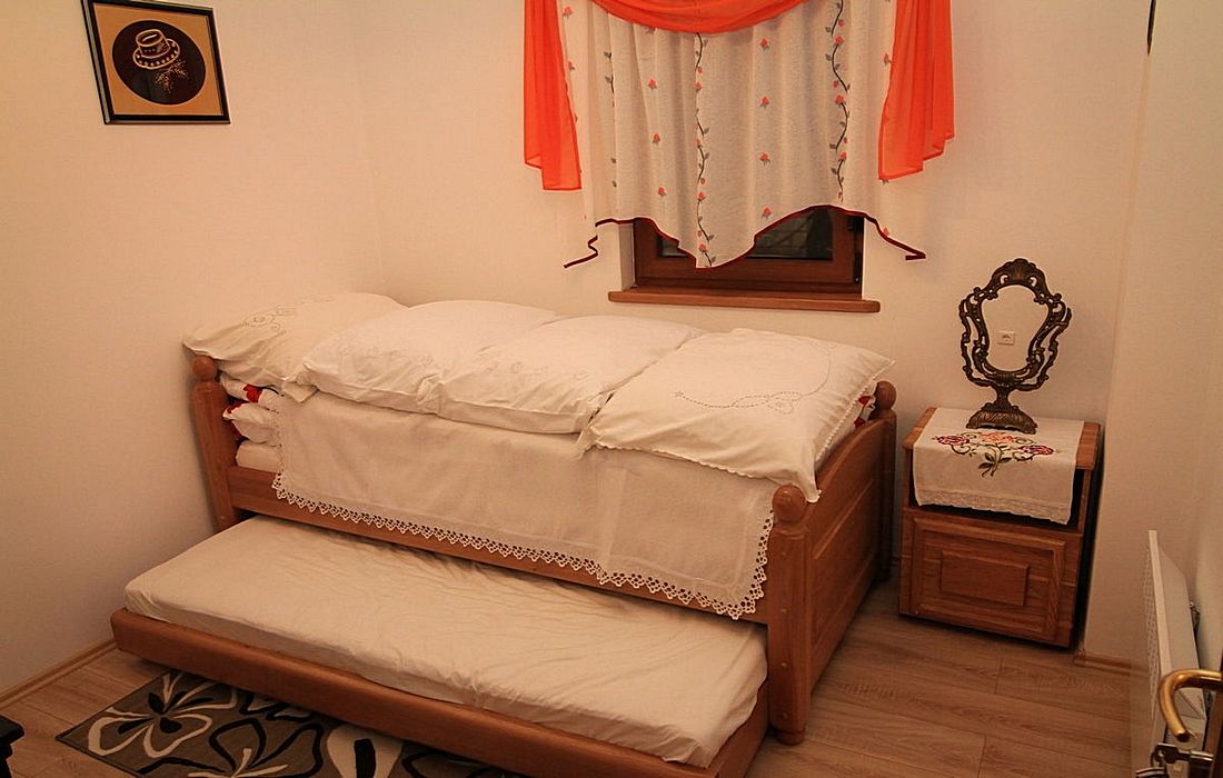 Bedroom in apartment Baka Lou, estate Didin Konak